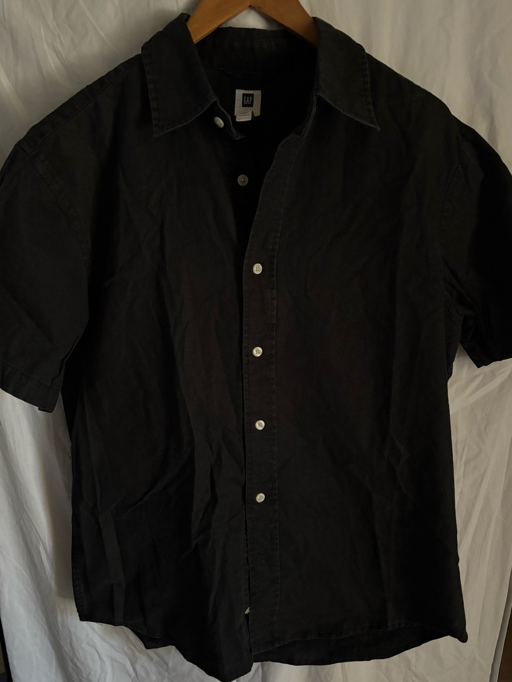 GAP Men’s Black Short-Sleeve Button-Down Shirt